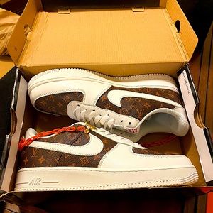 LV custom Air Force size 10
